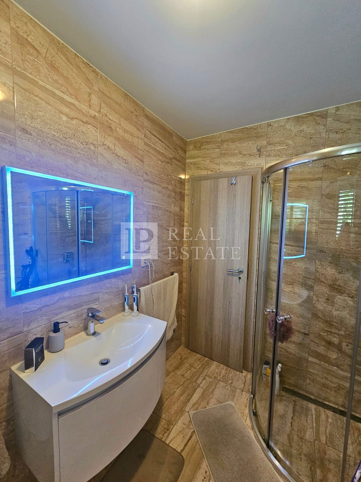 Flat For sale - PRIMORSKO-GORANSKA KRALJEVICA