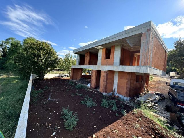 Casa in vendita 240 m² – Valtura