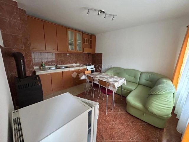Stan za najam 37 m² – Vrata