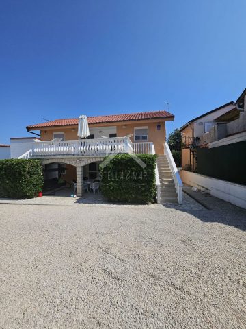 Dům na prodej 180 m² – Vir