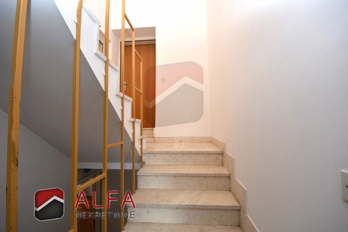 House For sale - ŠIBENSKO-KNINSKA VODICE