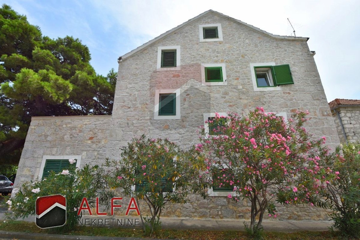 House For sale - ŠIBENSKO-KNINSKA VODICE