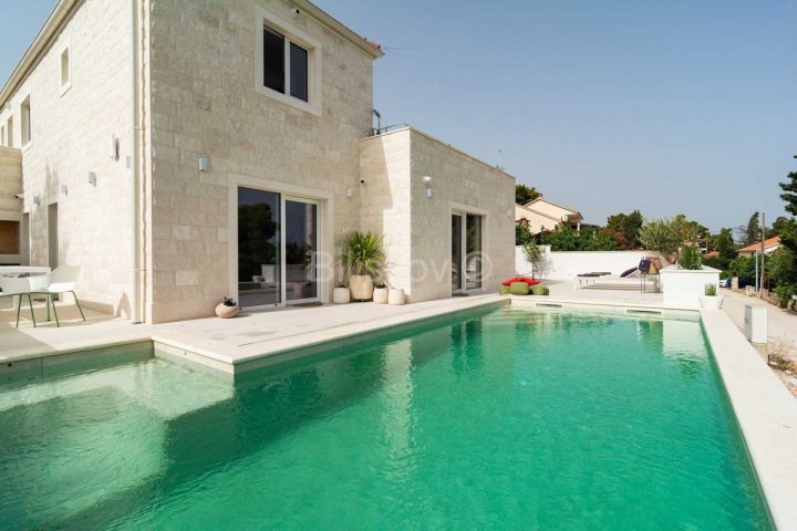 Casa in vendita – Splitska