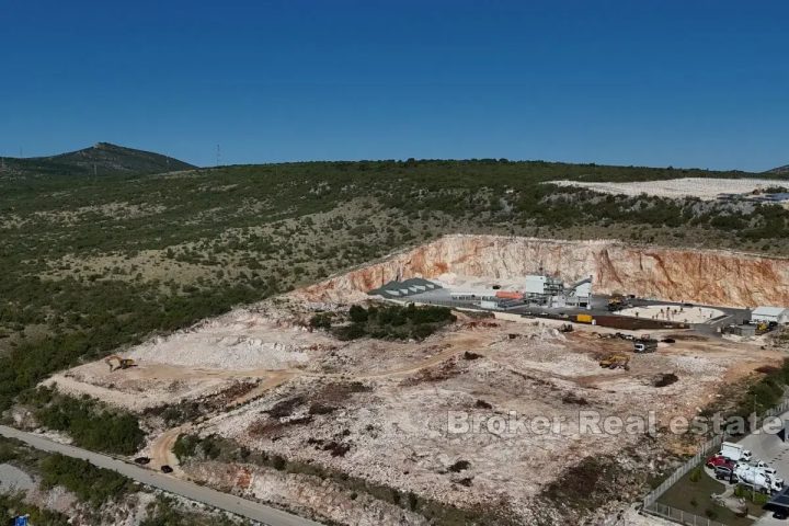 Terrain à vendre 9965 m² – Split