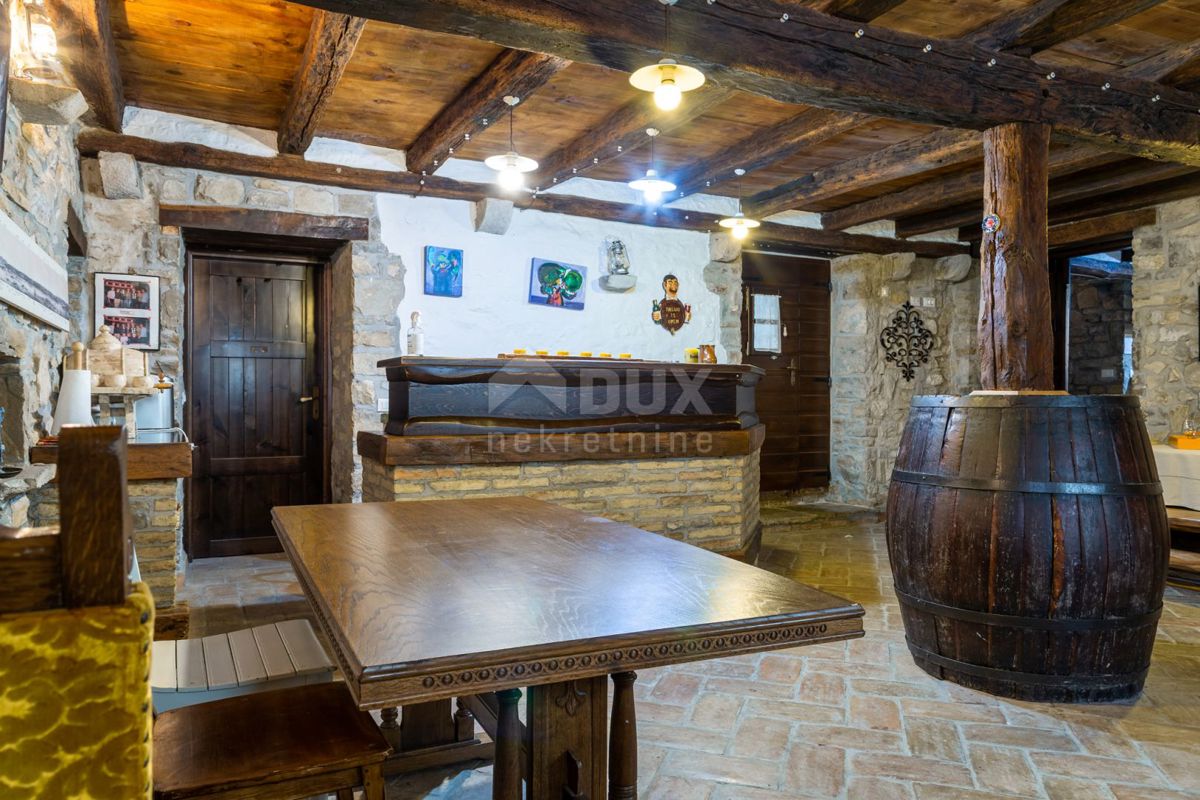 House For sale - ISTARSKA GRAČIŠĆE