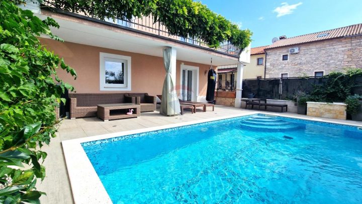Hiša na predaj 261 m² – Bibali