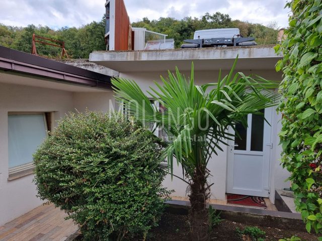 Kuća na prodaju 470 m² – Kastav