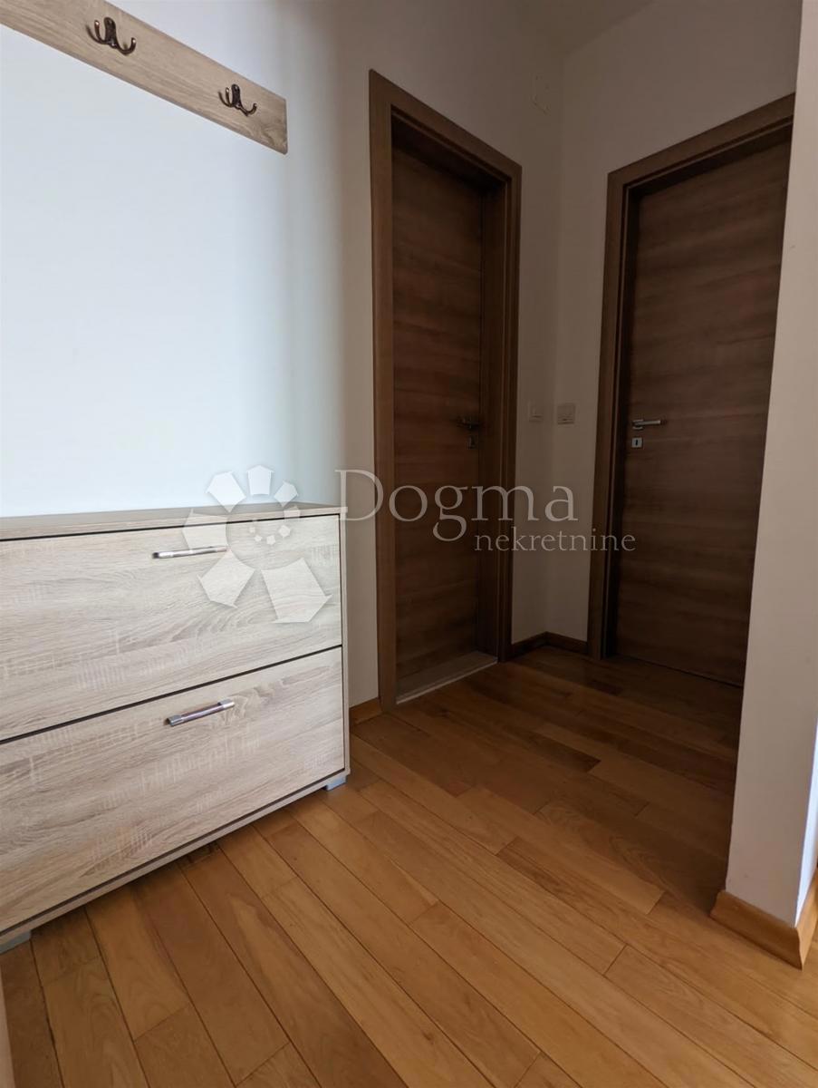 Apartment Zu verkaufen - SPLITSKO-DALMATINSKA MAKARSKA