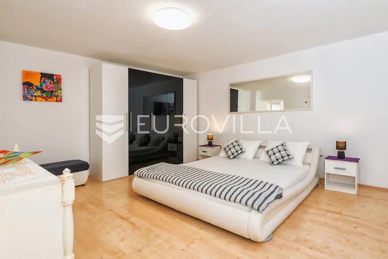 Apartment Zu verkaufen - SPLITSKO-DALMATINSKA SPLIT