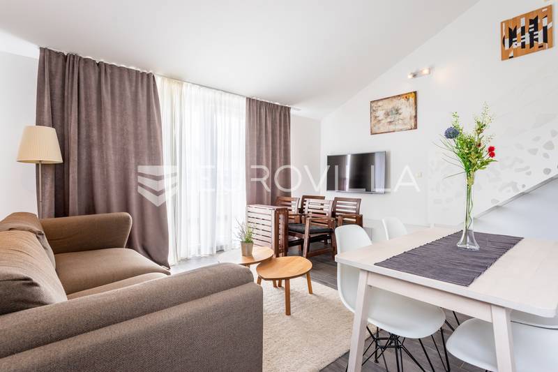 Flat For rent - SPLITSKO-DALMATINSKA OMIŠ