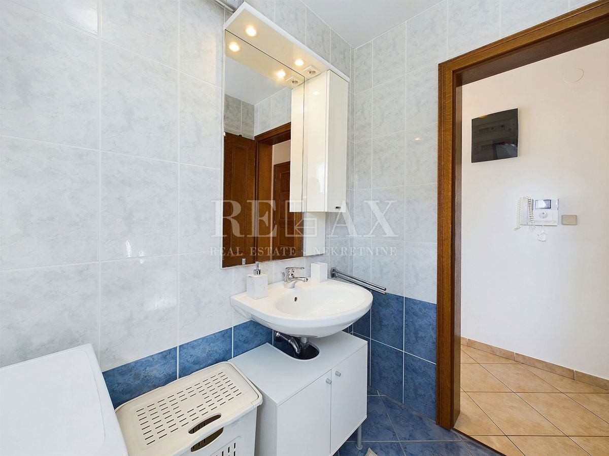 Apartma Na predaj - PRIMORSKO-GORANSKA CRIKVENICA