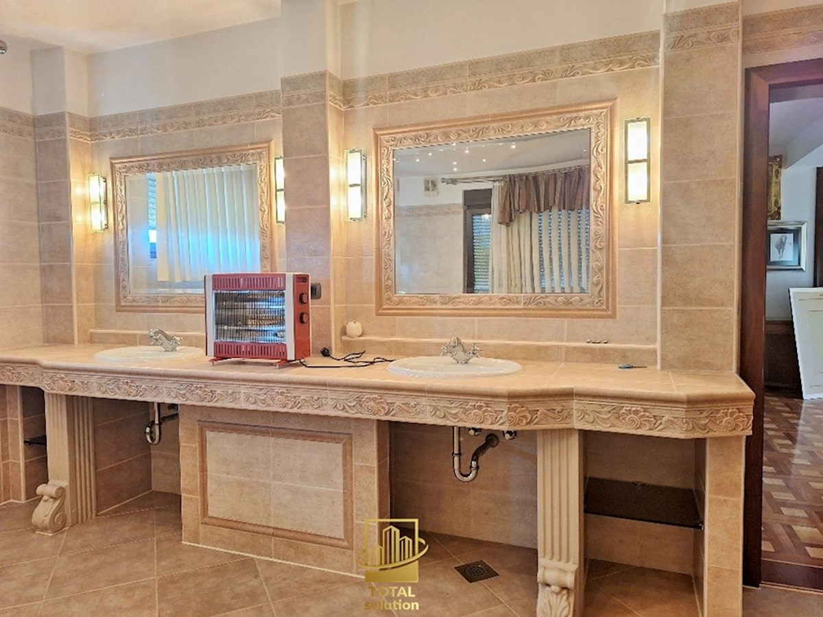 Maison À vendre - GRAD ZAGREB ZAGREB
