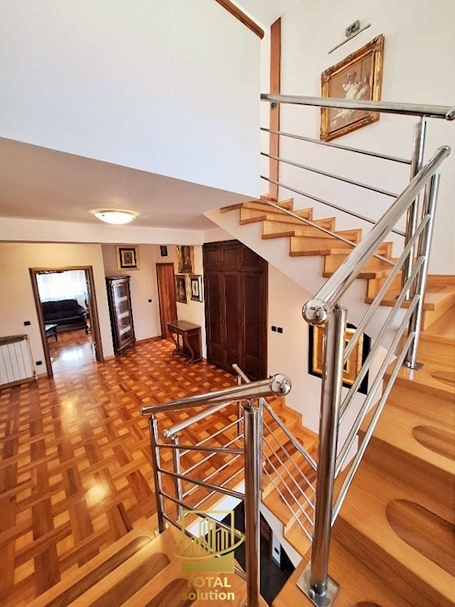 Maison À vendre - GRAD ZAGREB ZAGREB