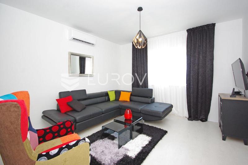 Flat For rent - SPLITSKO-DALMATINSKA SPLIT