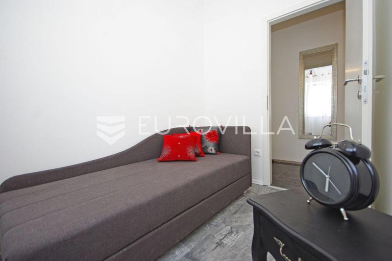 Flat For rent - SPLITSKO-DALMATINSKA SPLIT