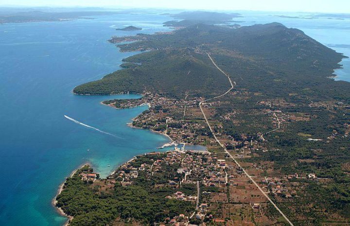 Parcela na predaj 1969 m² – Ugljan