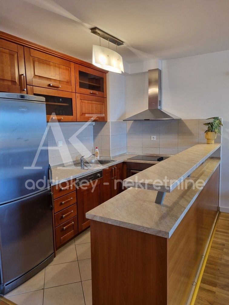 Flat For rent - SPLITSKO-DALMATINSKA MAKARSKA