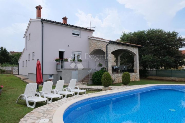 Kuća na prodaju 240 m² – Pula