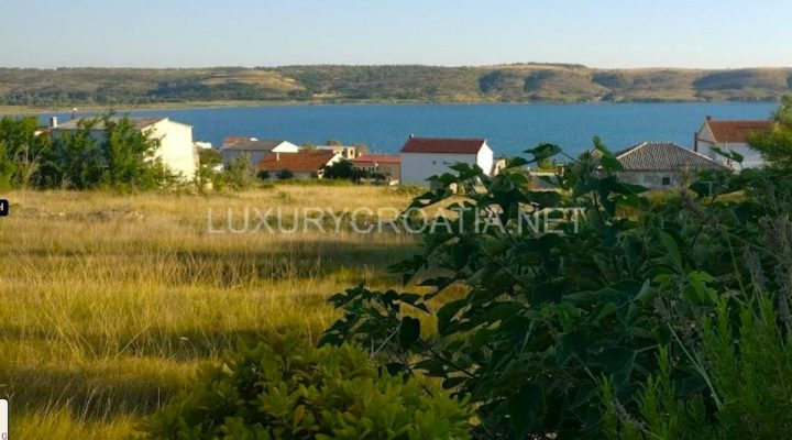 Zemljište na prodaju 1370 m² – Ražanac