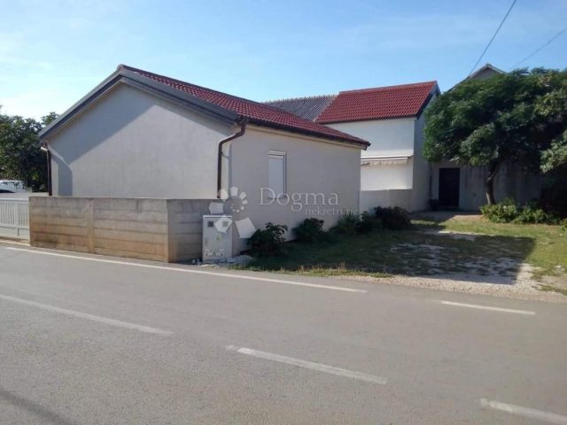Dom na predaj 90 m² – Ist