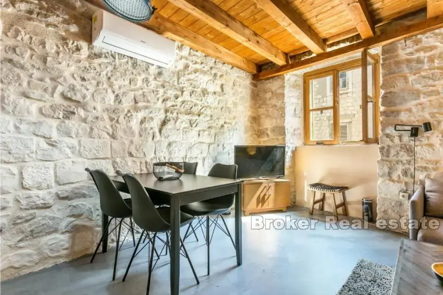 Hiša Na predaj - SPLITSKO-DALMATINSKA KAŠTELA