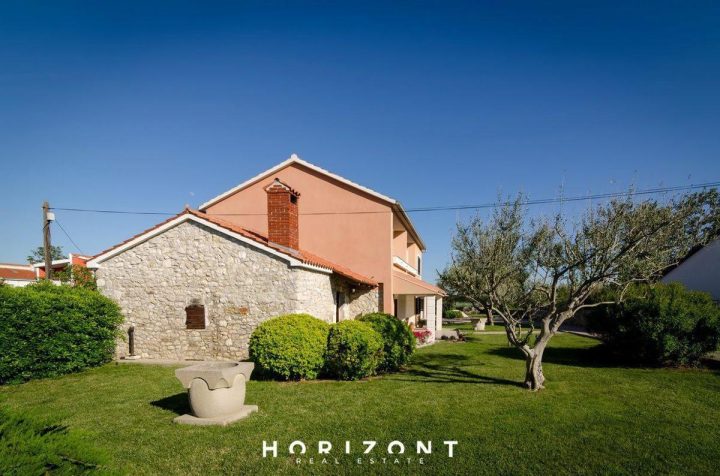 Dom na predaj 345 m² – Nin