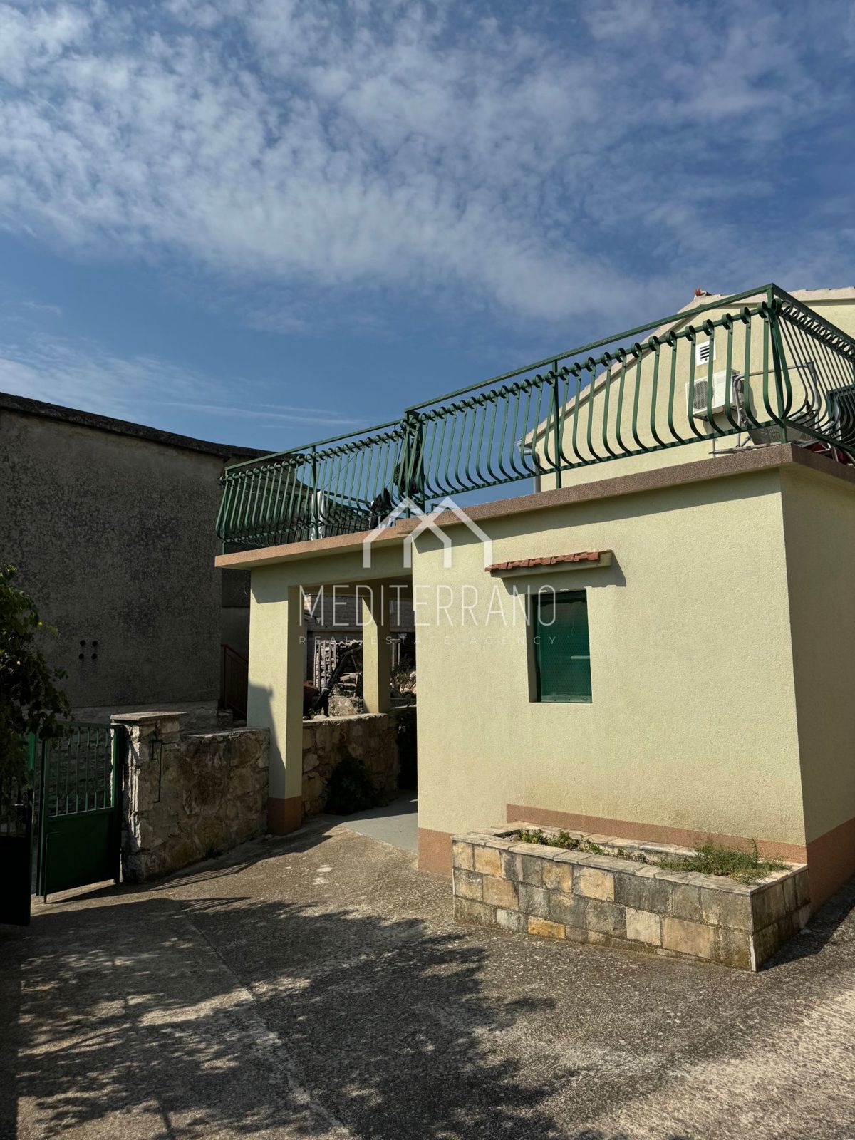 Dom Na predaj - ŠIBENSKO-KNINSKA VODICE