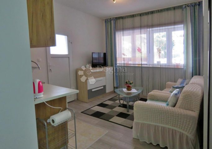 House for sale 489 m² – Mastrinka