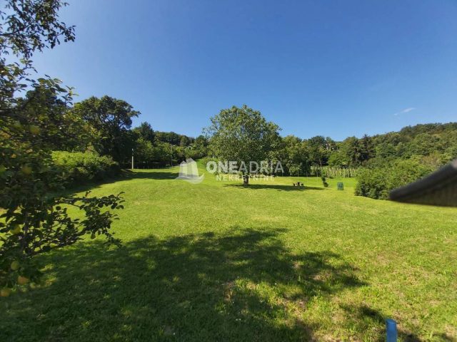 Pozemek na prodej 1533 m² – Šestine
