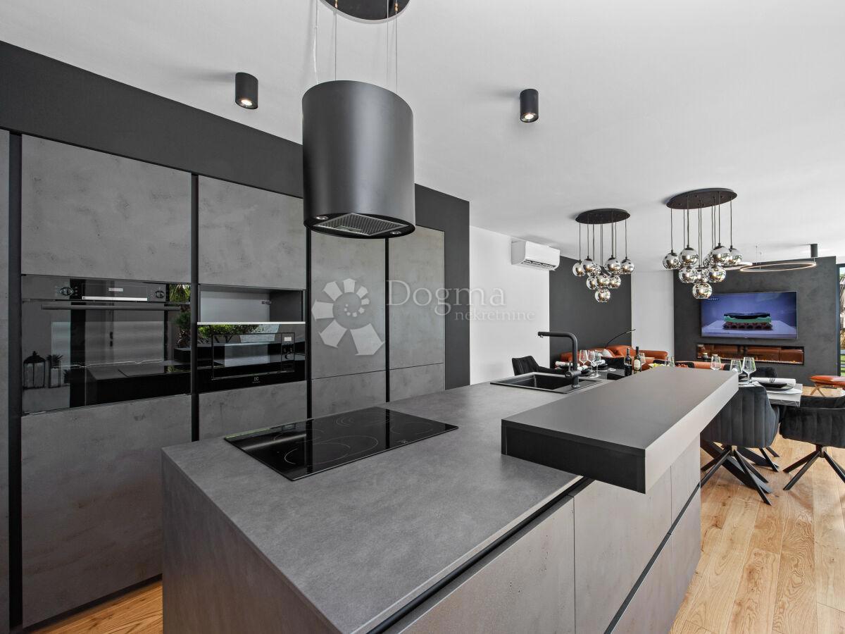 House For sale - ISTARSKA MEDULIN