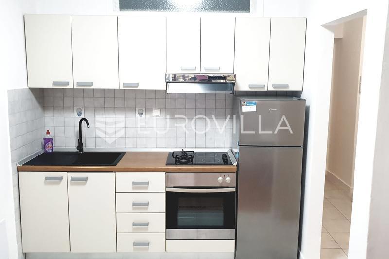 Flat For rent - SPLITSKO-DALMATINSKA SPLIT