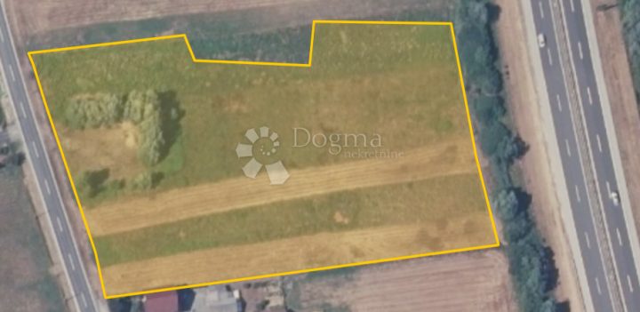 Parcela na predaj 14384 m² – Breznica