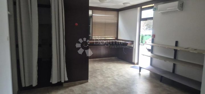 Poslovni prostori za najem 70 m² – Turnić