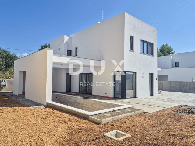 Hiša na predaj 135 m² – Banjol