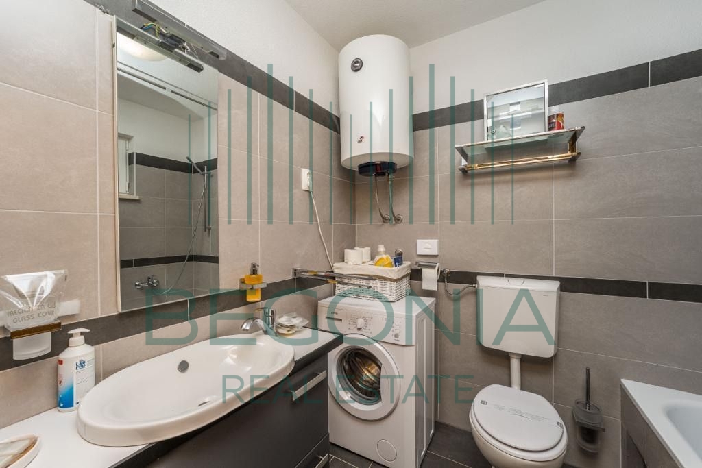 House For sale - LIČKO-SENJSKA GOSPIĆ