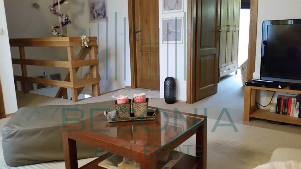 House For sale - LIČKO-SENJSKA GOSPIĆ