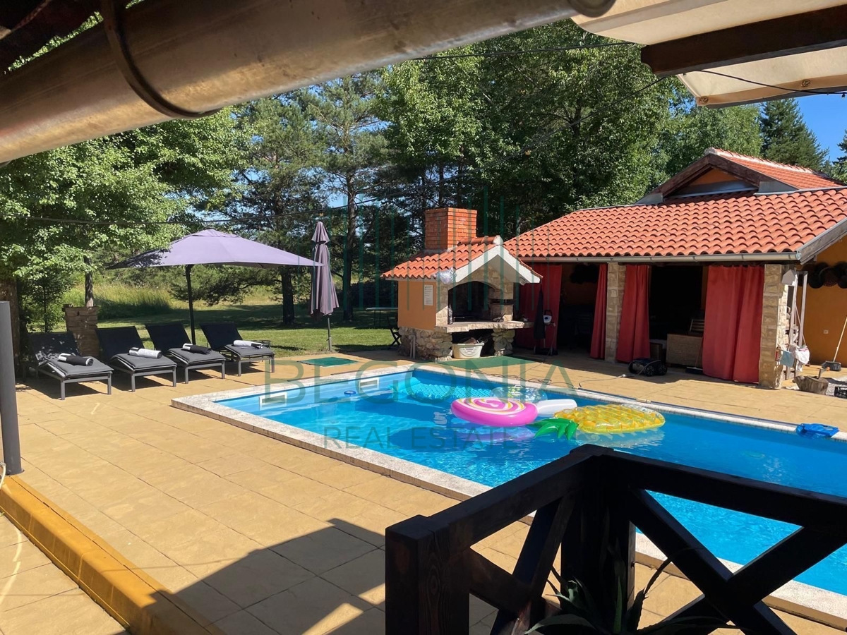 House For sale - LIČKO-SENJSKA GOSPIĆ