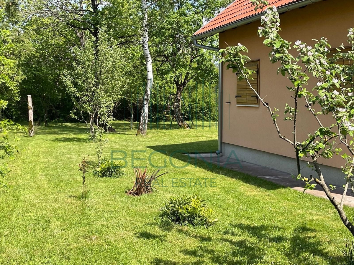 House For sale - LIČKO-SENJSKA GOSPIĆ