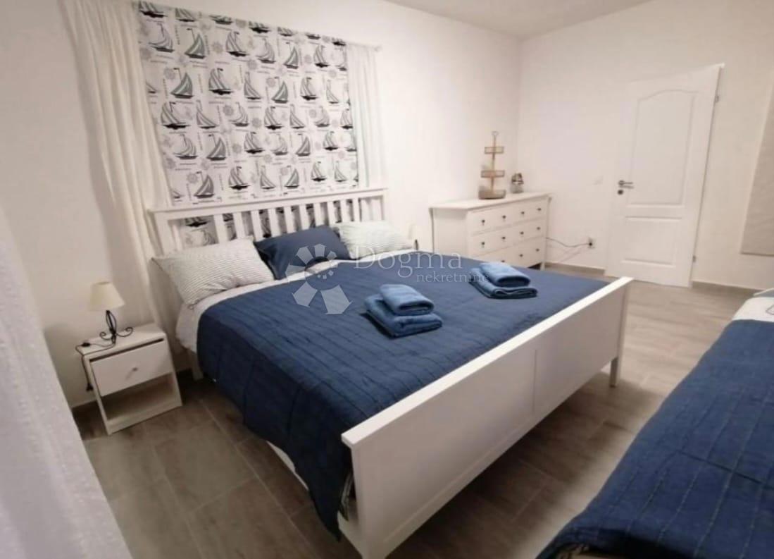 Flat For sale - ŠIBENSKO-KNINSKA PRIMOŠTEN