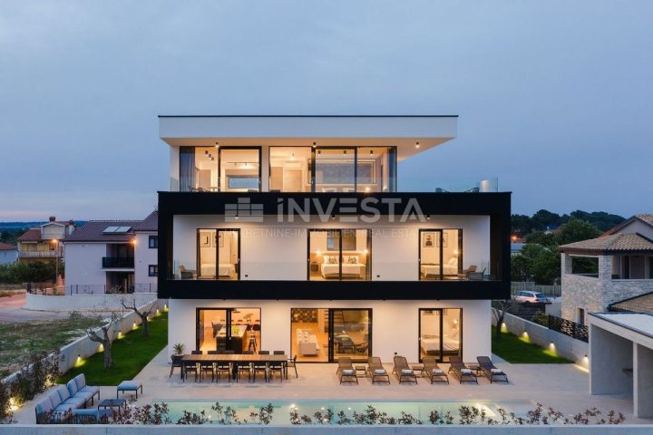 Casa in vendita 420 m² – Pula
