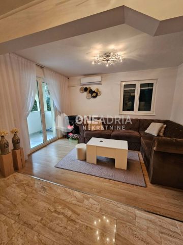 Stan na prodaju 100 m² – Bakarac