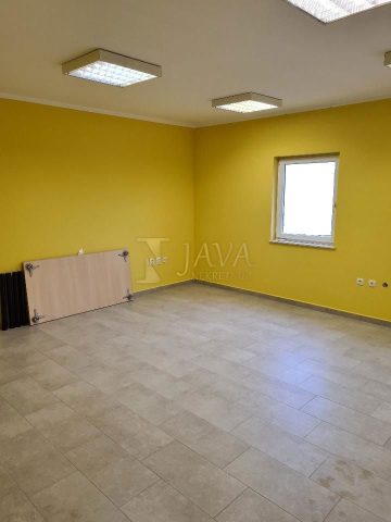 Poslovni prostor za najam 40 m² – Marinići