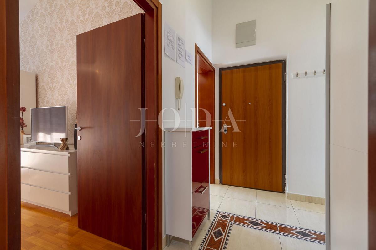 Apartma Na predaj - PRIMORSKO-GORANSKA CRIKVENICA