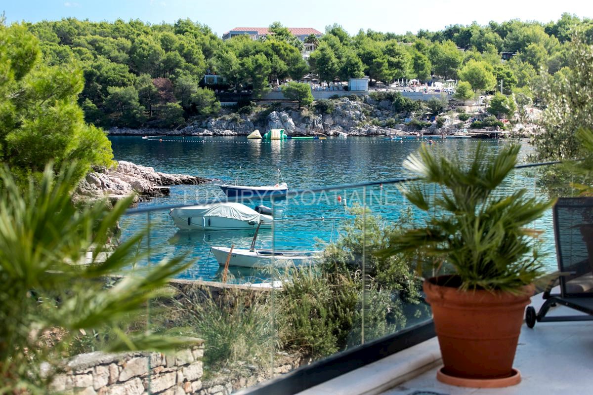 House For sale - SPLITSKO-DALMATINSKA BRAČ