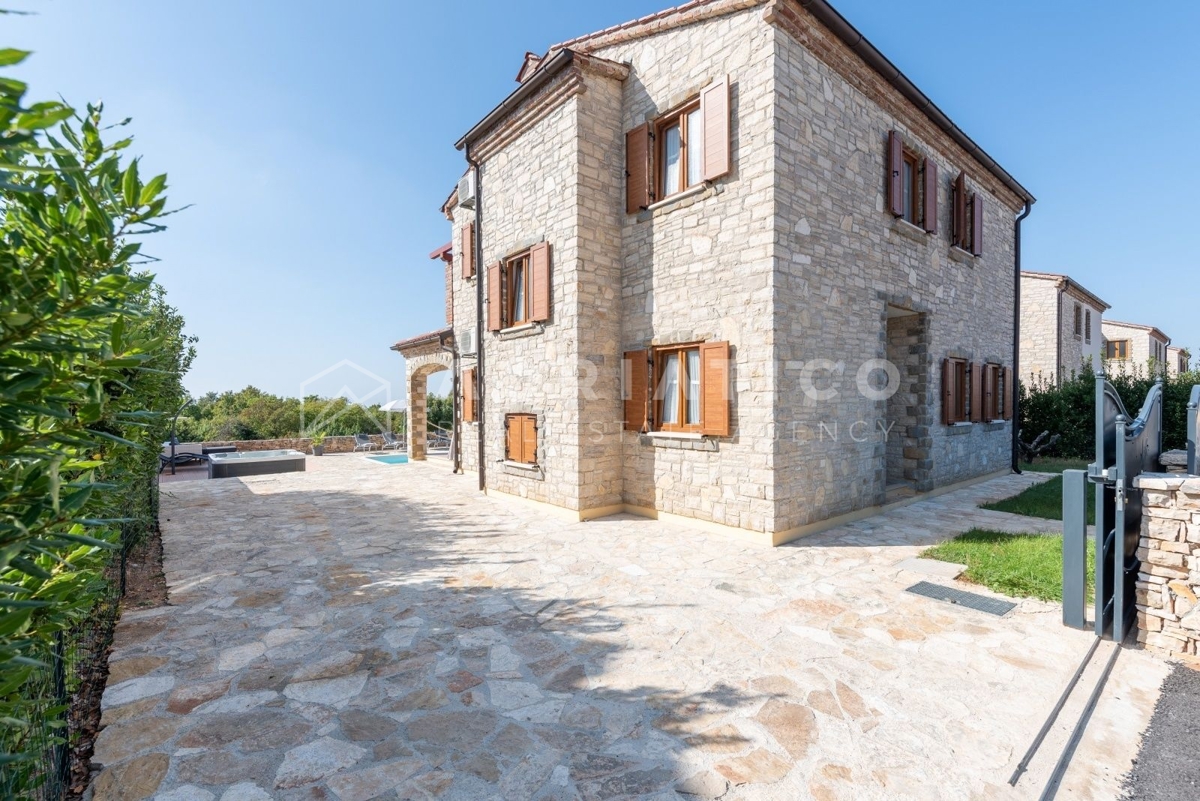 Haus Zu verkaufen - Istarska Svetvinčenat - foto 2/32