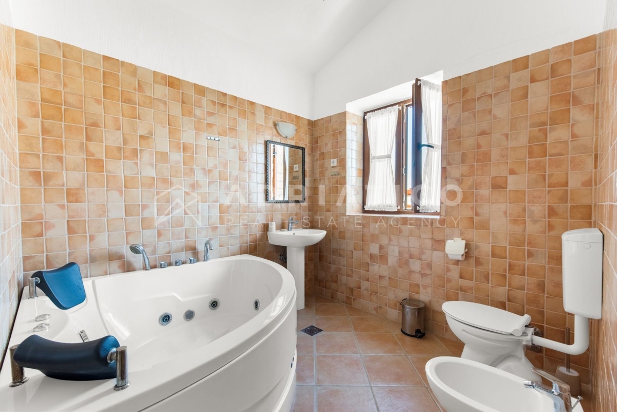 Haus Zu verkaufen - ISTARSKA SVETVINČENAT