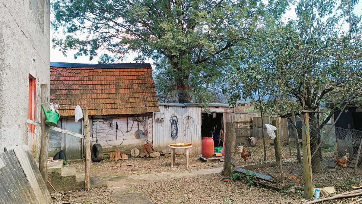 Dům Na prodej - KARLOVAČKA PLAŠKI