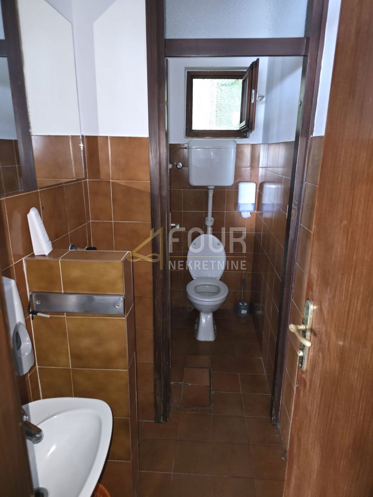 Business premises For rent - PRIMORSKO-GORANSKA KRK