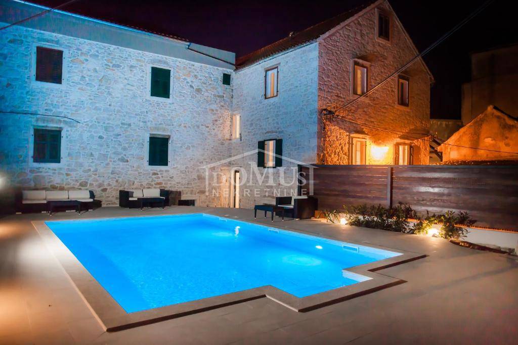 Hotels and guesthouses Croatia - Business premises For sale ŠIBENIK