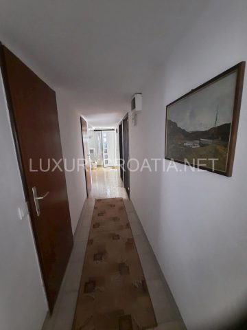 Dom na predaj 320 m² – Nin